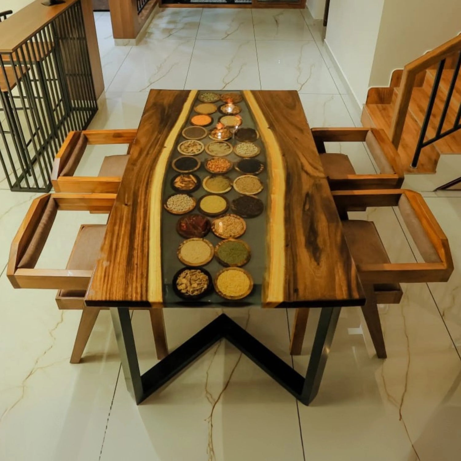 DINING TABLE - NANDAK DECORS